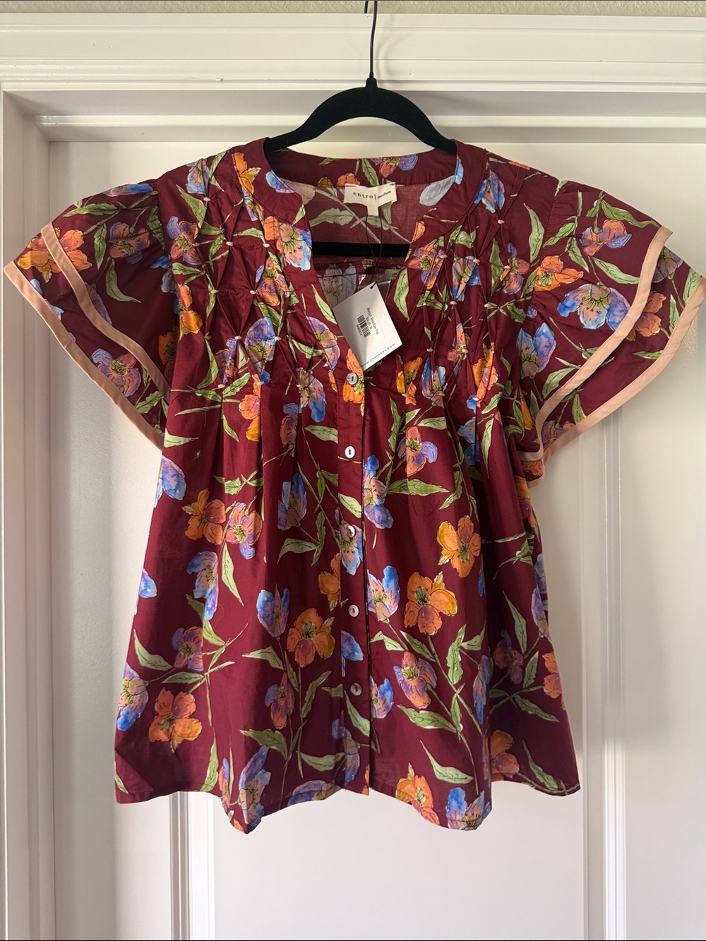 NWT Entro Ruffle Sleeve Too Size Medium